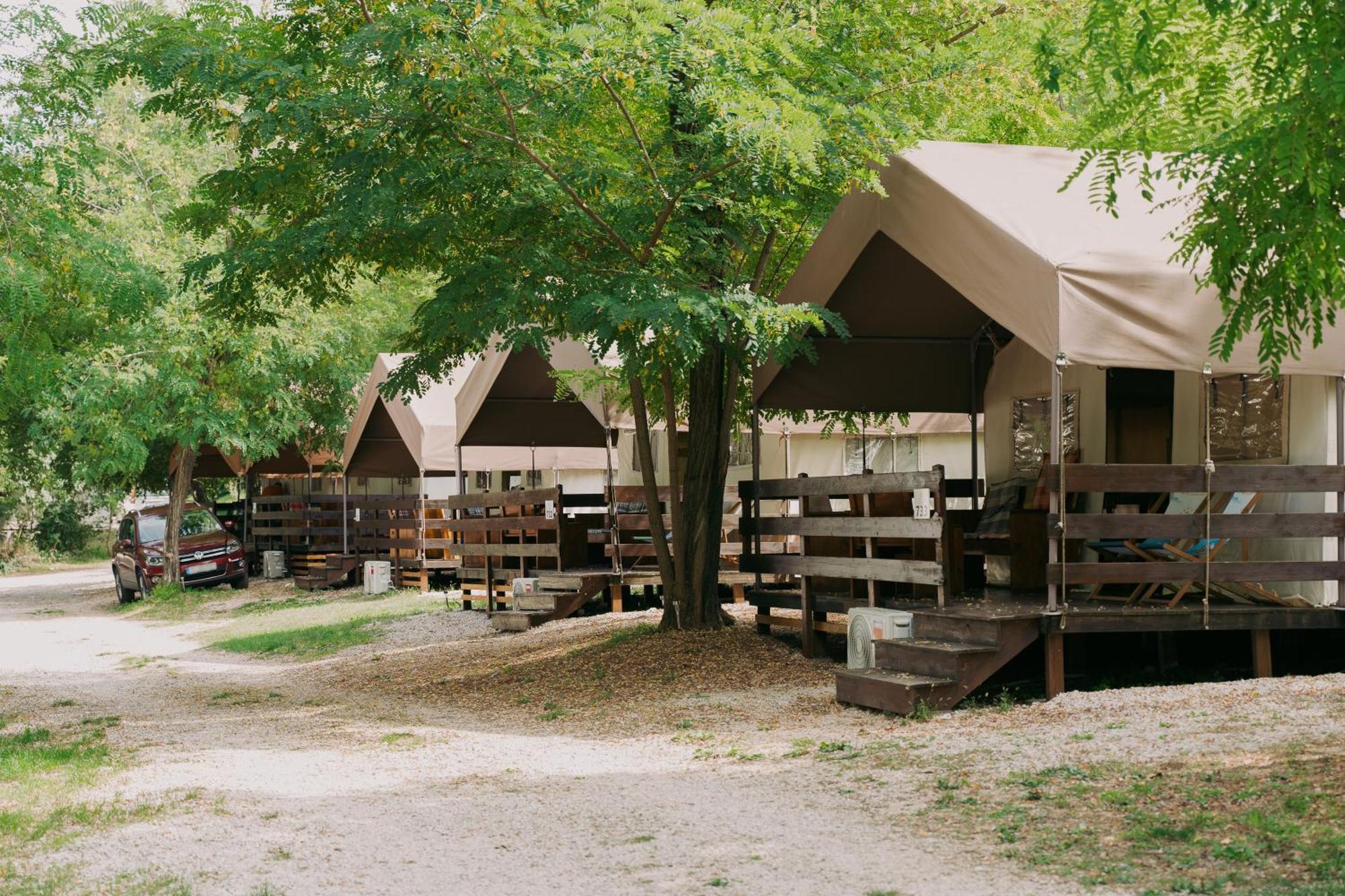 Sunflower Camping Mareda Luaran gambar